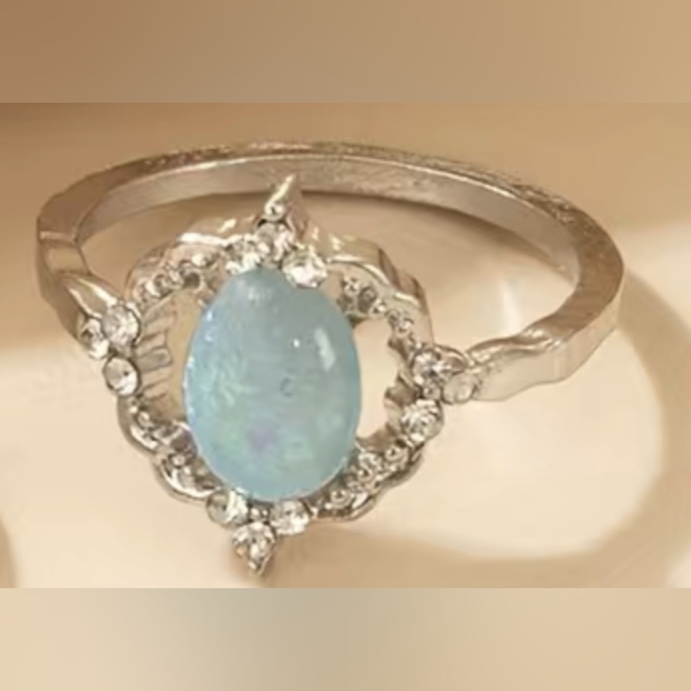 New Shiney Elegant Finger Ring size 5 1/2, T1B7F